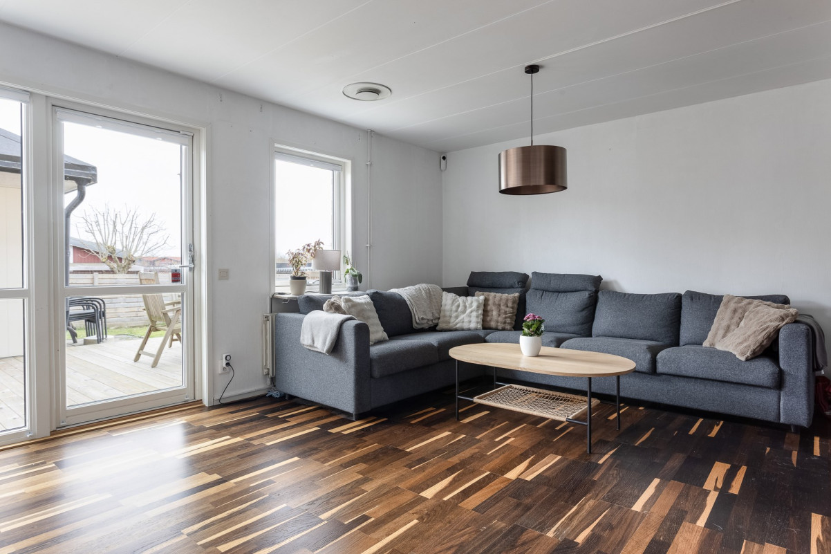 Vardagsrum med utgång till trädgården Tellusgatan 25A