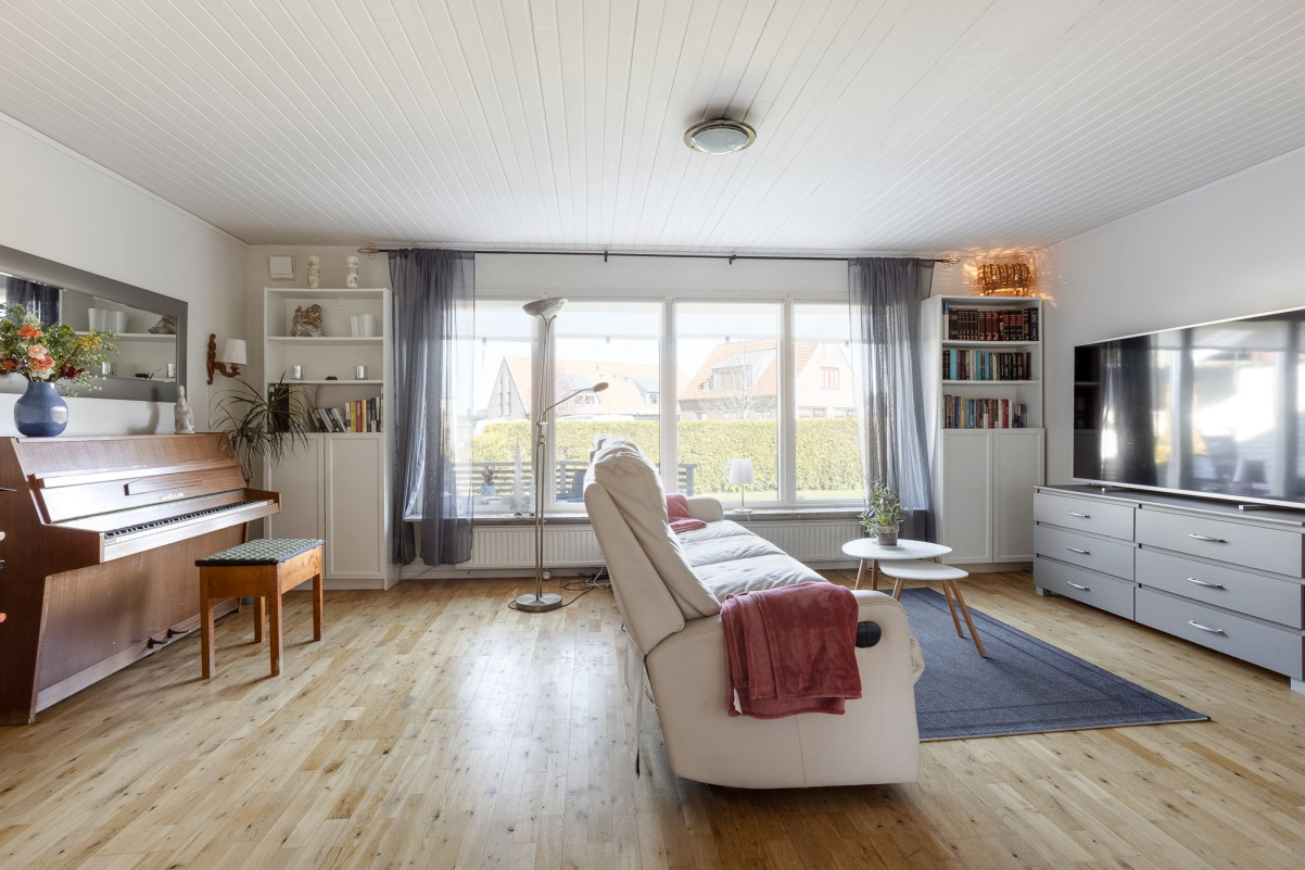 Stora och fina ljuinsläpp S:t Andreas väg 28