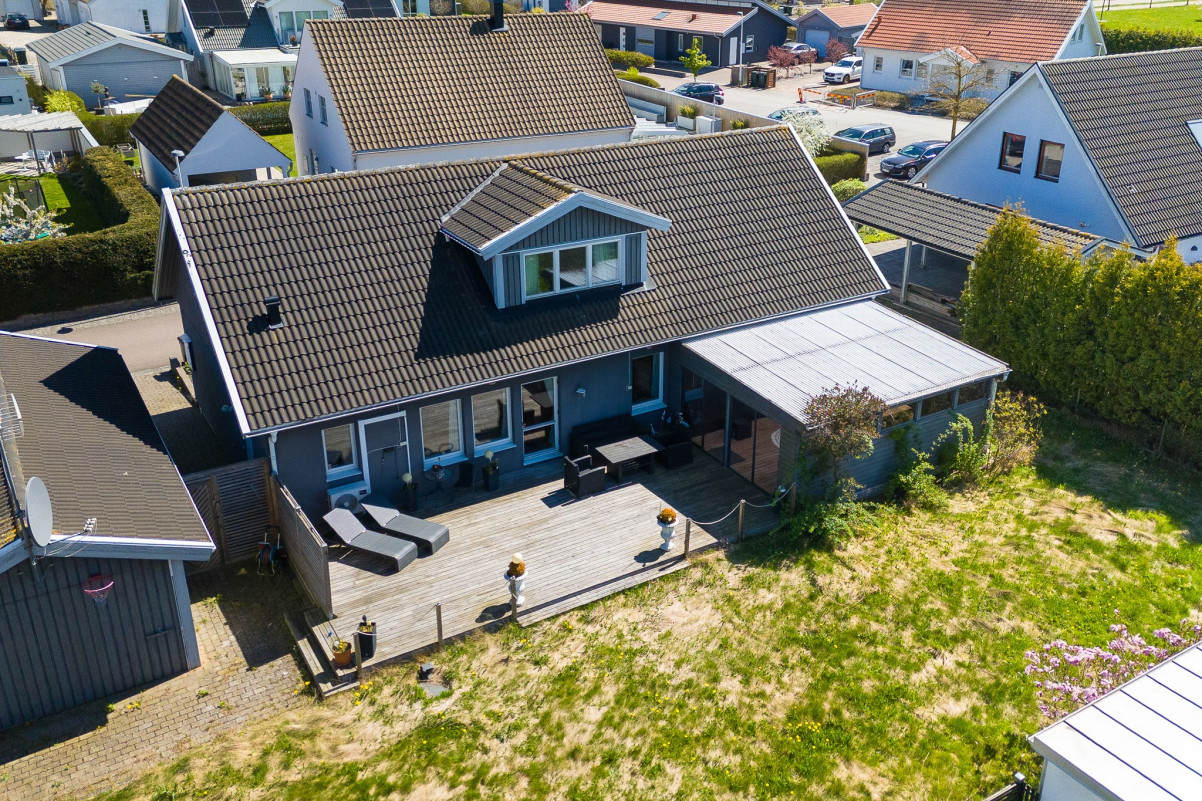 Stort härligt hus med uterum och garage Giggvägen 4
