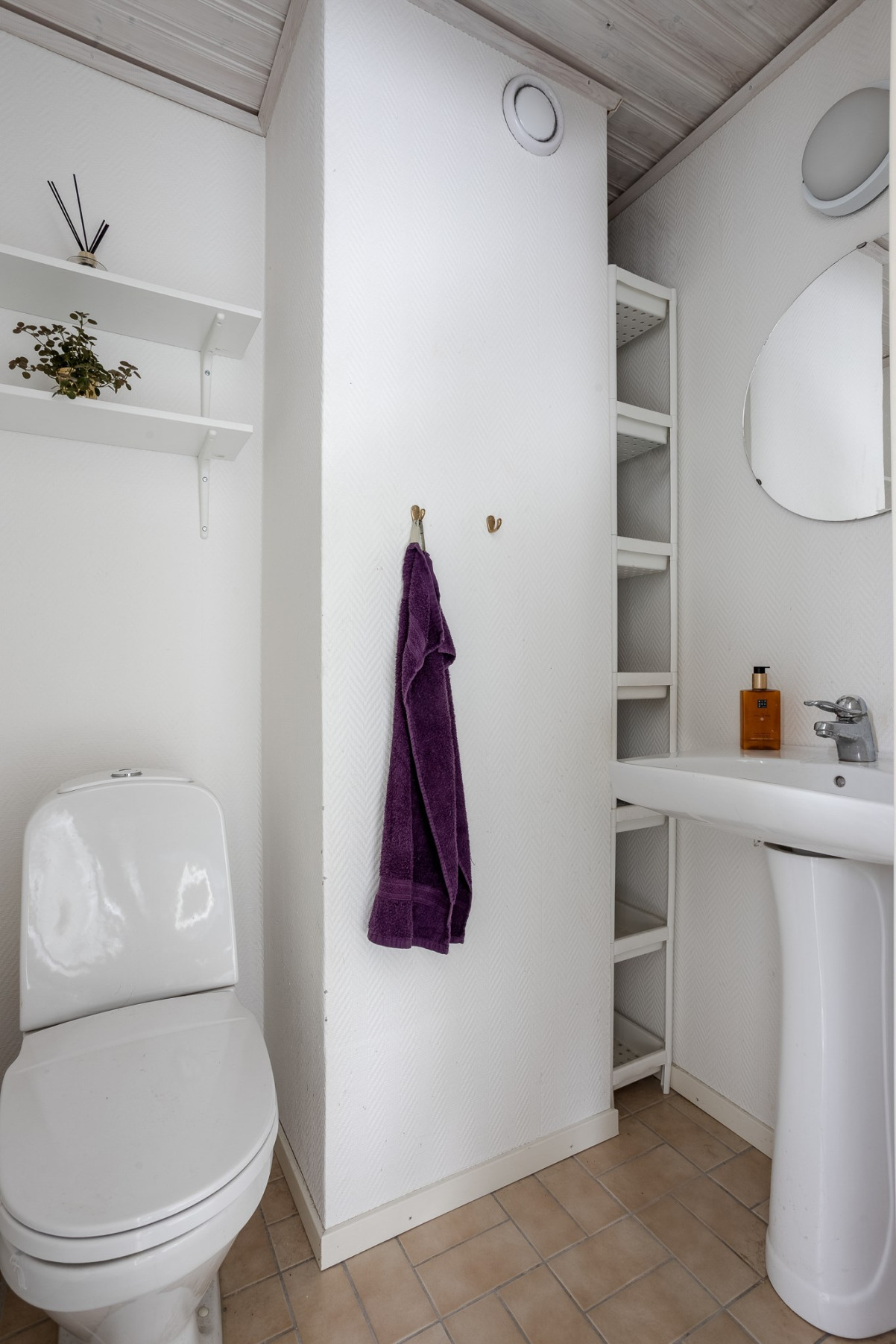 Gäst-wc på tredje våningen Öresundsgatan 57