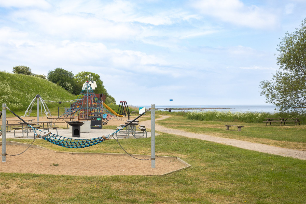 Lekplats vid stranden Pilgrimsvägen 19