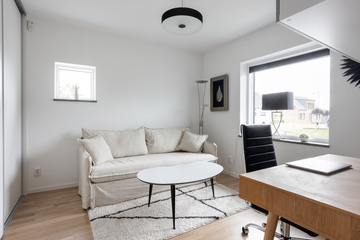 Sovrum 2 med inbyggda garderober Tunnlandsgatan 10